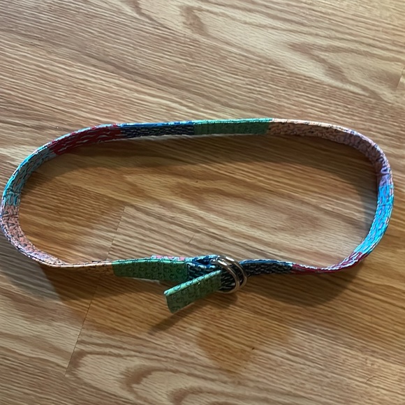 VINEYARD VINES sz M patchwork style belt with silver D-ring closure - Picture 10 of 12